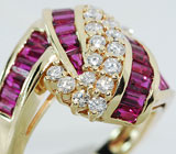 Великолепное кольцо с рубинами и бриллиантами Золото