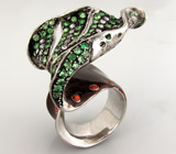 Высокое кольцо с цаворитами, оранжевыми и бесцветными сапфирами Серебро 925