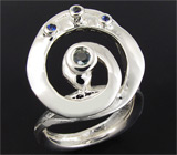 Кольцо-спираль с зеленым и синими сапфирами Серебро 925