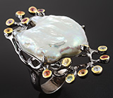 Серебряное кольцо c жемчужиной Mabe и разноцветными сапфирами Серебро 925