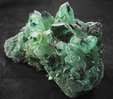 Кристаллы зеленого кварца 527 карат 