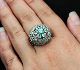 Эффектное серебряное кольцо с голубыми цирконами Серебро 925