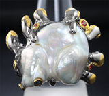 Серебряное кольцо с жемчужиной барокко и разноцветными сапфирами Серебро 925