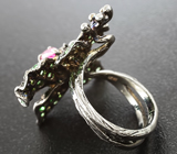 Серебряное кольцо с пурпурно-розовым сапфиром и цаворитами Серебро 925