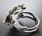 Серебряное кольцо с пренитом и сапфирами