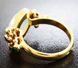 Золотое кольцо с кристаллическим опалом 2,58 карат, рубином и цаворитом Золото