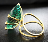 Золотое кольцо с крупным ярким флюоритом 30,51 карат, цаворитами и аметистами Золото