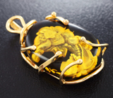 Золотой кулон с янтарной камеей 7,52 карат Золото