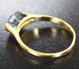 Золотое кольцо с синим сапфиром 1,55 карат Золото