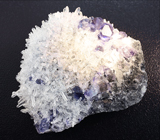 Кристаллы флюорита со сменой цвета и кальцита 47,6 грамм 