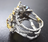 Серебряное кольцо с пренитом, цветной жемчужиной и гранатами Серебро 925