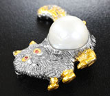 Серебряная брошь «Кот» с жемчужиной и сапфирами Серебро 925