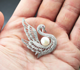 Серебряная брошь «Лебедь» с морской жемчужиной Серебро 925