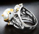Серебряное кольцо с жемчужиной барокко, австралийскими дублет опалами, синими сапфирами Серебро 925