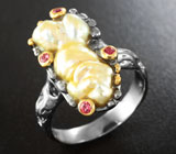 Серебряное кольцо с жемчужиной барокко и сапфирами Серебро 925