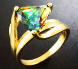 Золотое кольцо с ярким ограненным черным опалом 1,4 карат Золото