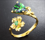 Золотое кольцо с ограненным черным опалом 1,55 карат, цаворитом и бриллиантом Золото