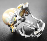 Серебряное кольцо с жемчужиной барокко, топазом и цаворитами