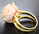 Золотое кольцо с натуральным резным кораллом 24,46 карата и 30 бриллиантами Золото