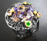 Серебряное кольцо с кристаллами висмута, диопсидами и сапфирами Серебро 925