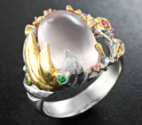 Серебряное кольцо с розовым кварцем, сапфирами и цаворитами