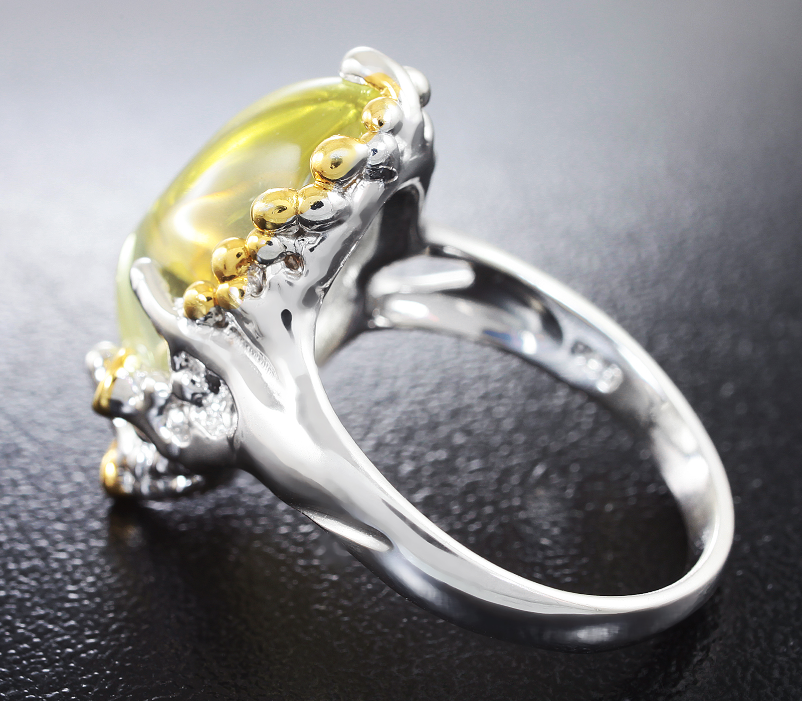 Серебряное кольцо с лимонным цитрином 9,05 карата и синими сапфирами