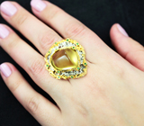 Серебряное кольцо с лимонным цитрином 13,49 карата и цаворитами Серебро 925