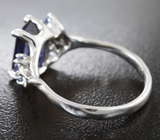 Серебряное кольцо с иолитом 1,94 карата, танзанитами и синим сапфиром Серебро 925