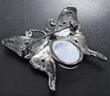 Серебряная брошь с лунным камнем 13 карат, голубыми топазами и аметистами Серебро 925
