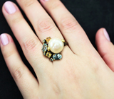 Серебряное кольцо с жемчужиной, голубыми топазами и цитринами