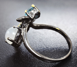 Серебряное кольцо c лунным камнем и голубыми топазами Серебро 925