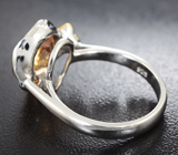 Серебряное кольцо с гессонитом и цаворитами гранатами