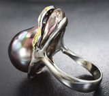 Серебряное кольцо с цветной жемчужиной барокко 36,55 карата и цаворитами
