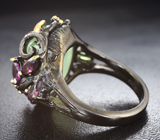 Серебряное кольцо с пренитом 18+ карат, родолитами и диопсидами