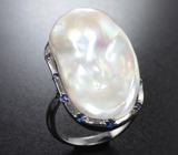 Серебряное кольцо с жемчужиной барокко 37,38 карата и синими сапфирами