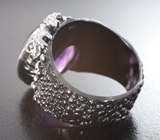 Серебряное кольцо со сливовым аметистом 17+ карат и родолитами