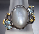 Серебряное кольцо с лунным канмнем и голубыми топазами Серебро 925