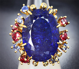 Неповторимое золотое кольцо с невероятных размеров и цвета танзанитом 36,61 карата, рубиновыми шпинелями, голубыми сапфирами и бриллиантами Золото