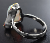 Серебряное кольцо с кристаллическим эфиопским опалом 3,82 карата и разноцветными сапфирами Серебро 925