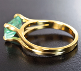 Золотое кольцо с «неоновым» уральским изумрудом высокой чистоты 1,66 карата Золото