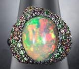 Серебряное кольцо с кристаллическим эфиопским опалом 6,94 карата, разноцветными сапфирами, цаворитами и родолитами Серебро 925