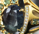 Золотое кольцо с крупным полихромным уральским александритом 4,7 карата и бриллиантами Золото