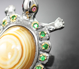 Серебряное кольцо с агатом 24,18 карата, цаворитами и сапфирами