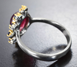 Серебряное кольцо с рубином 3,5 карата и синими сапфирами