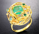 Объемное pолотое кольцо с уральскими изумрудами 2,08 карата и бриллиантами Золото
