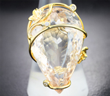 Массивное золотое кольцо с крупным персиковым морганитом 34,97 карата и бриллиантами Золото