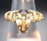 Золотое кольцо с диаспором высоких характеристик 4,85 карата и россыпью бриллиантов Золото