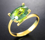 Золотое кольцо с неоново-зеленым апатитом 3,05 карата Золото