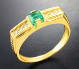 Золотое кольцо с ярким насыщенным уральским изумрудом 0,34 карата и бриллиантами