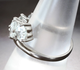 Оригинальное серебряное кольцо с топазами
